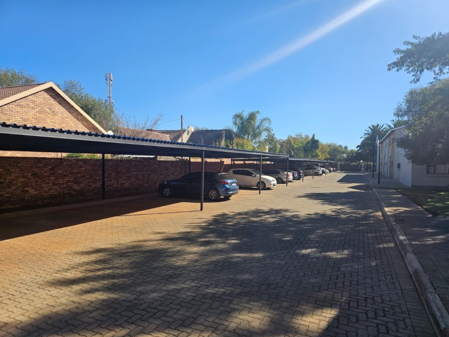 2 Bedroom Property for Sale in Rhodesdene Northern Cape